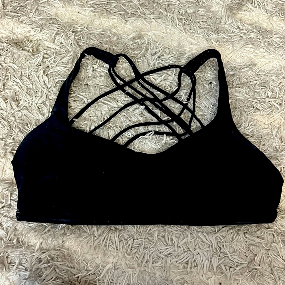 Lululemon black free to be sports bra